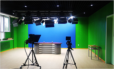 巩华学校演播室